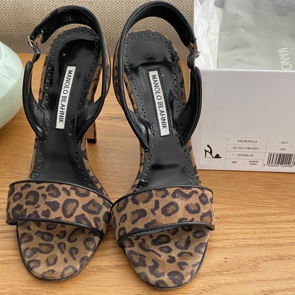 NEW Manolo Blahnik Leopard Print Heels